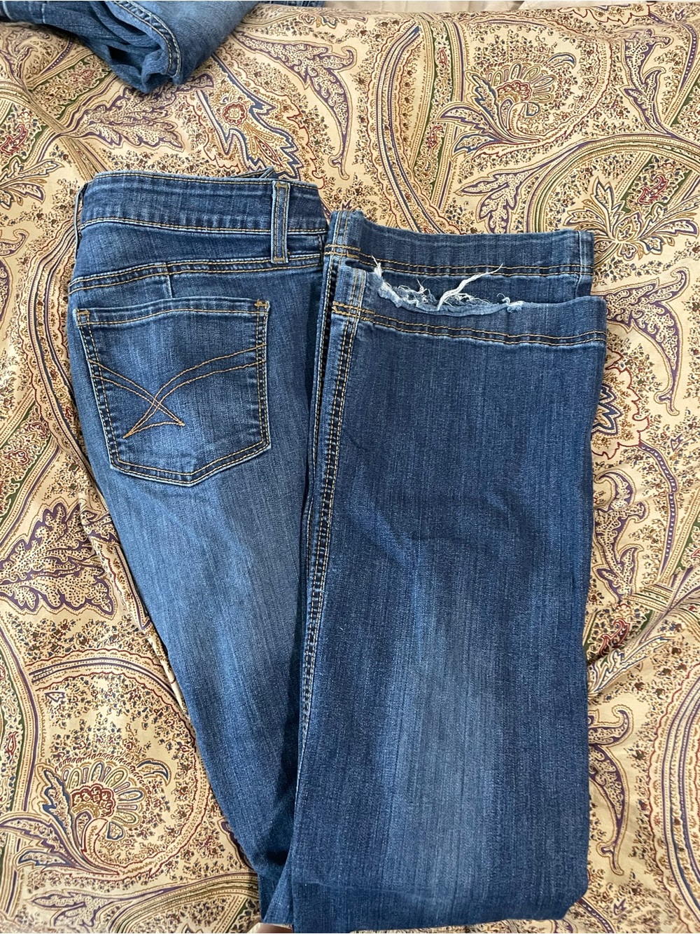 Cinch Women's Distressed Blue Wide-Leg Jeans